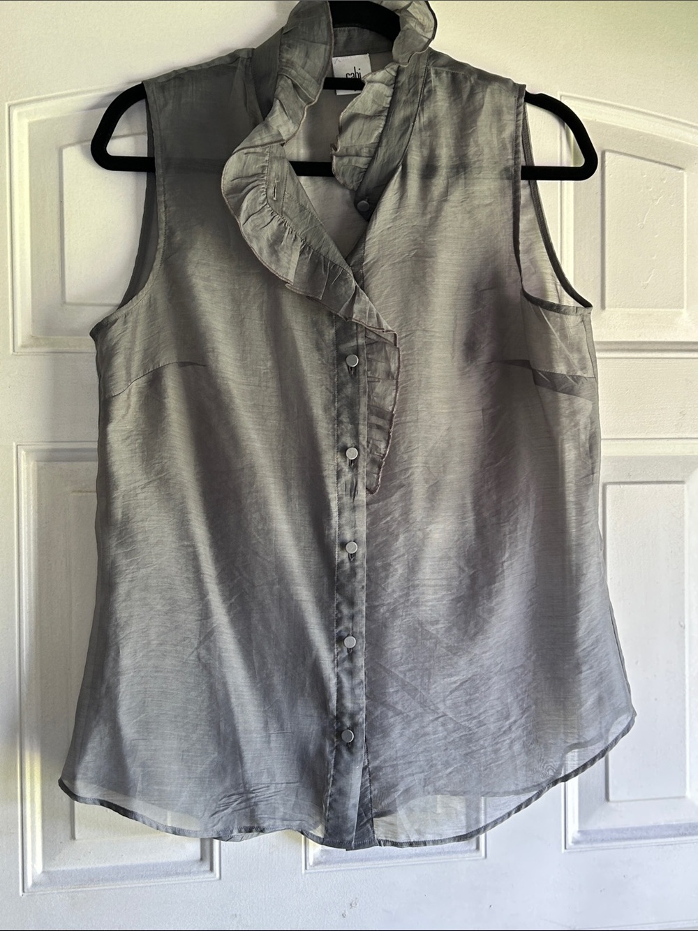 CABI COIN GREY TOP FEATURES SLEEVELESS DESIGN & RUFFLE BUTTON UP FRONT SZ S